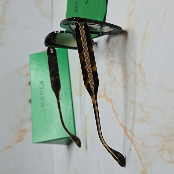 Bottega Veneta Oversized Square Tortoise Sunglasses New With Case And Cloth - Picture 4 of 15